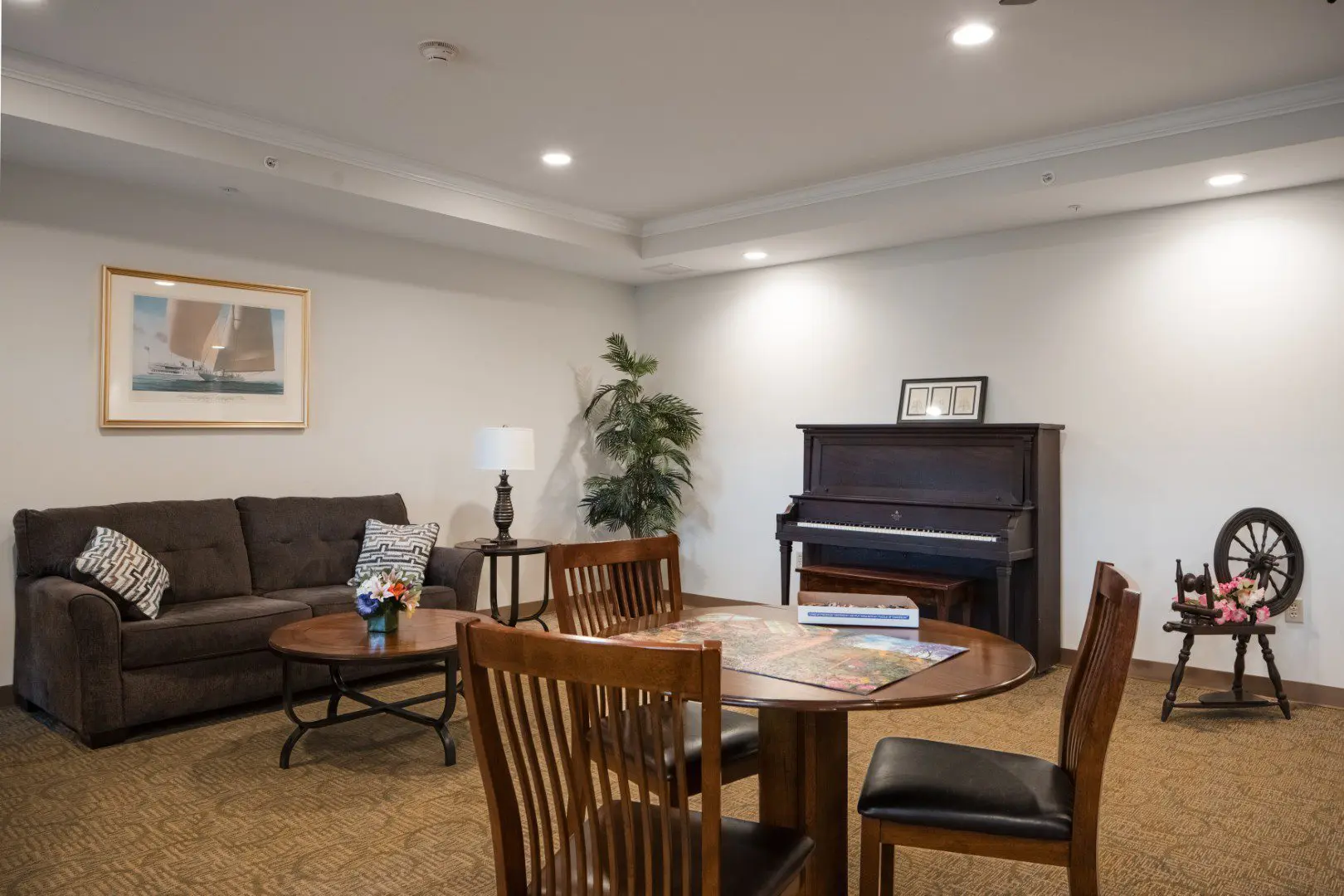 Beaver Lake Lodge Interior (2)