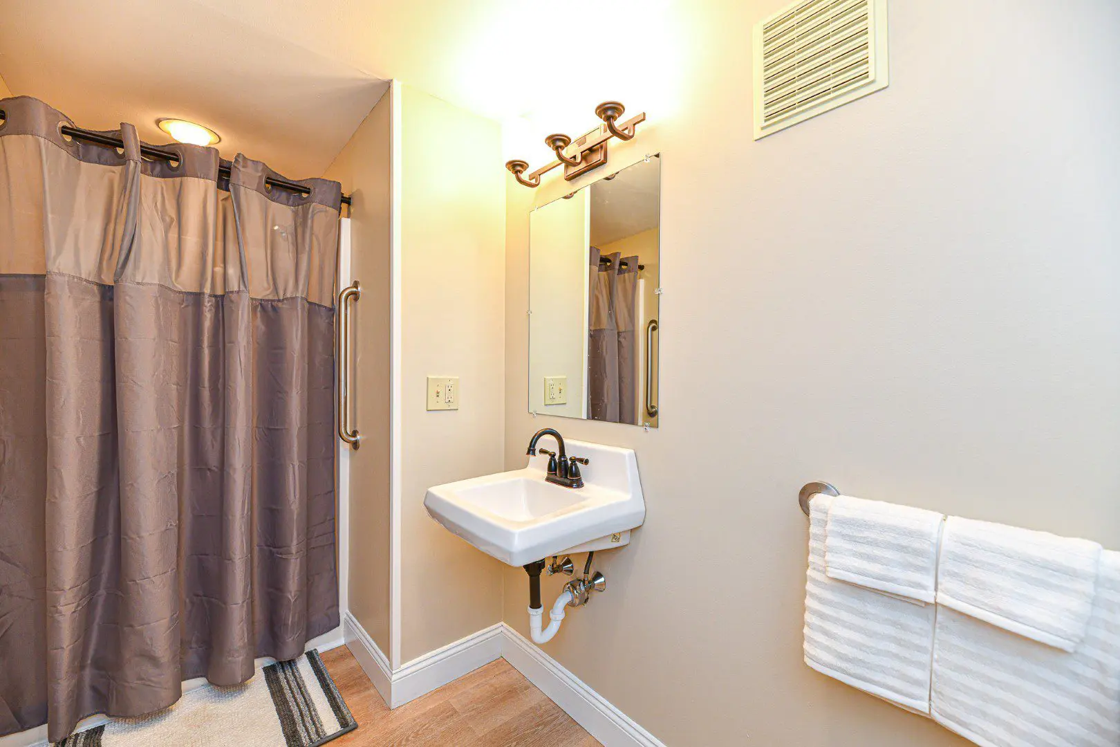 Johnson Creek Village at Summer Street (Wadleigh House)