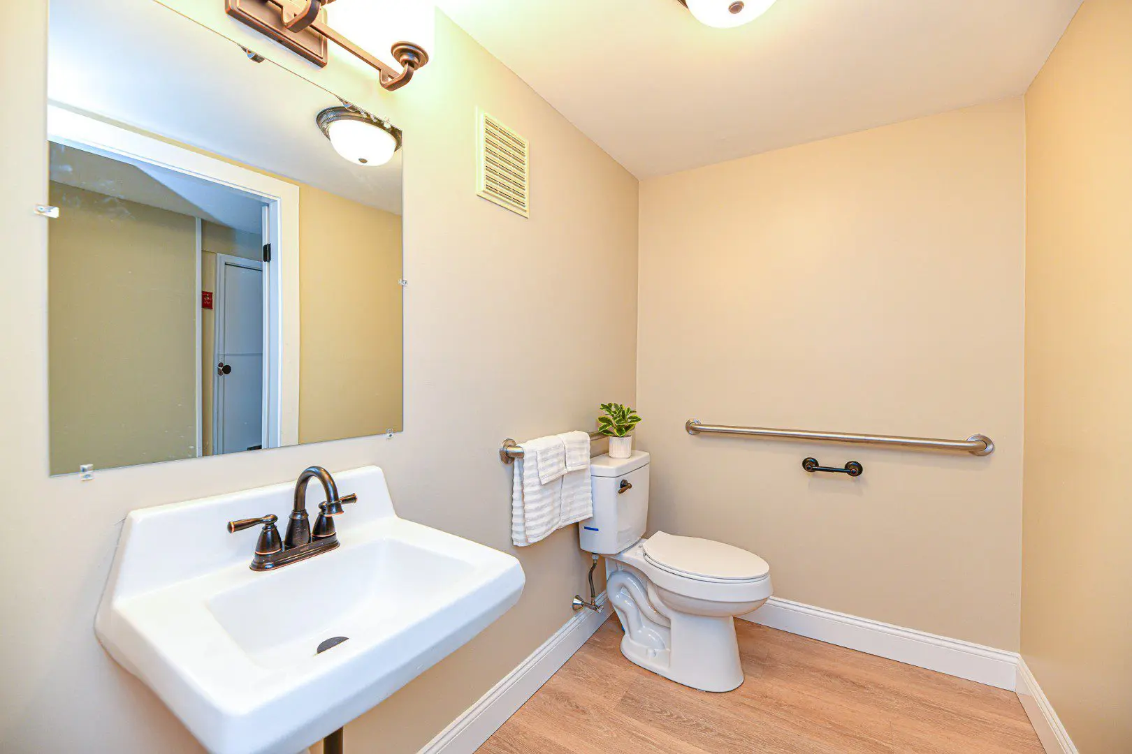 Johnson Creek Village at Summer Street (Wadleigh House)