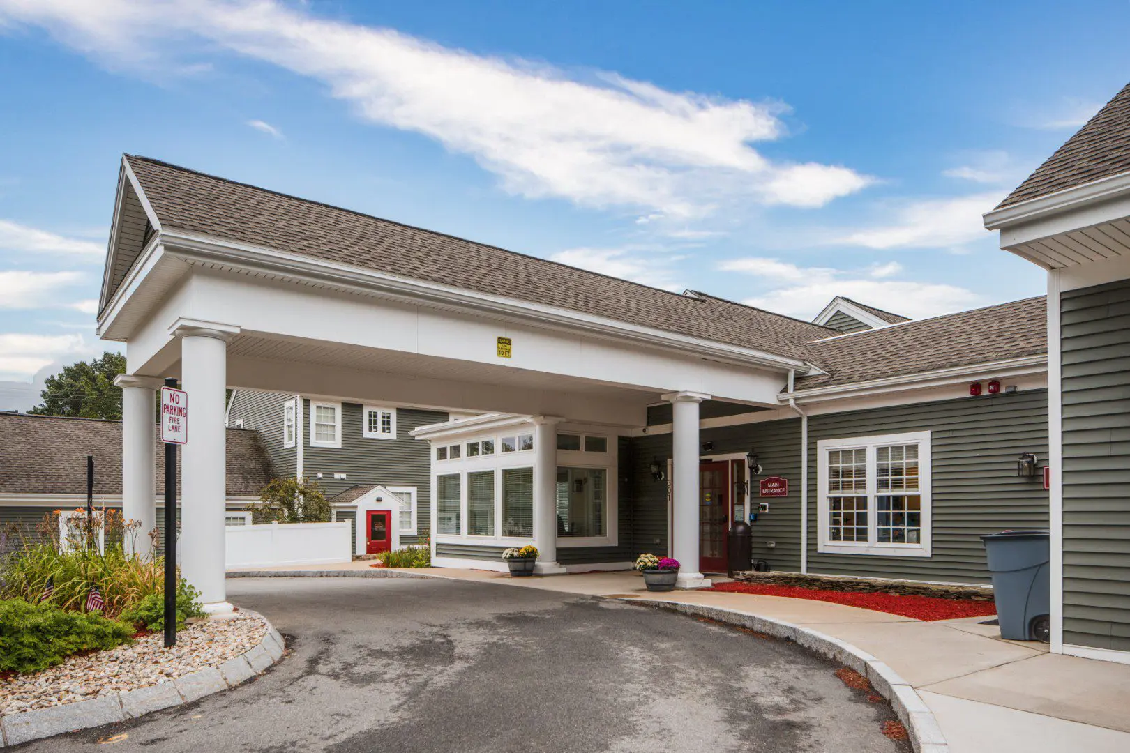 Johnson Creek Village Exterior (2)