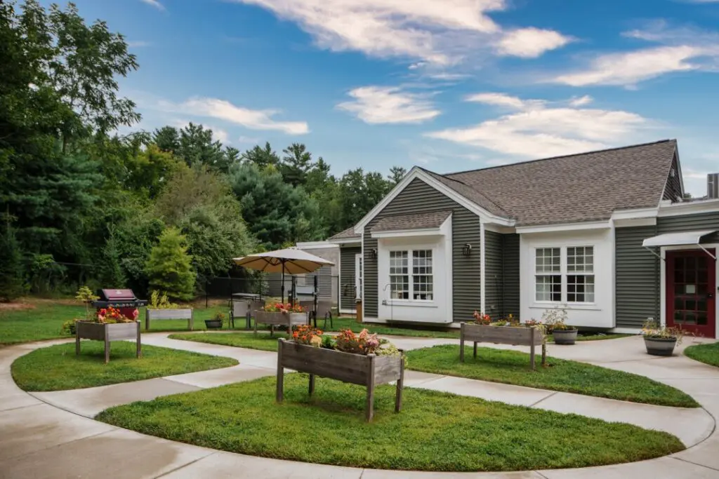 Johnson Creek Village Exterior (3)